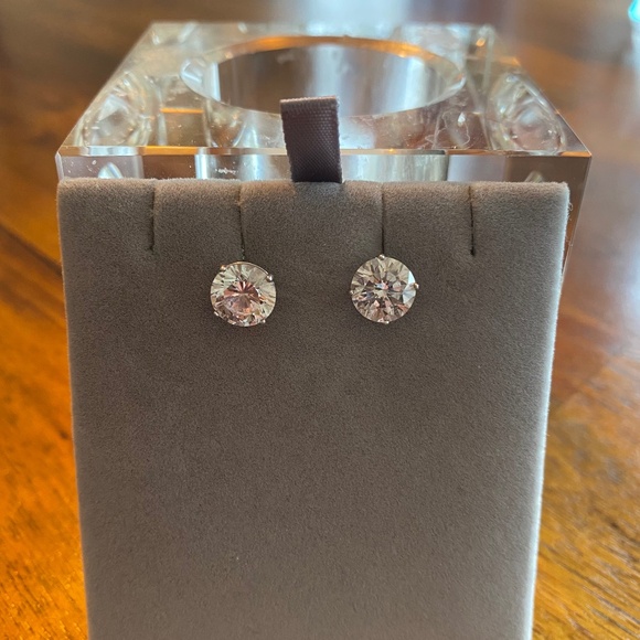 Zirconia Earrings - Picture 1 of 3